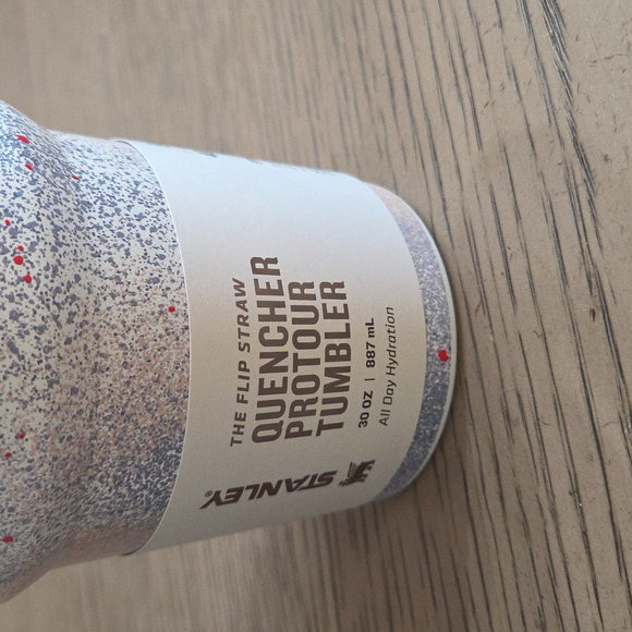 Stanley Quencher Tumbler with Handle - Picture 3 of 8